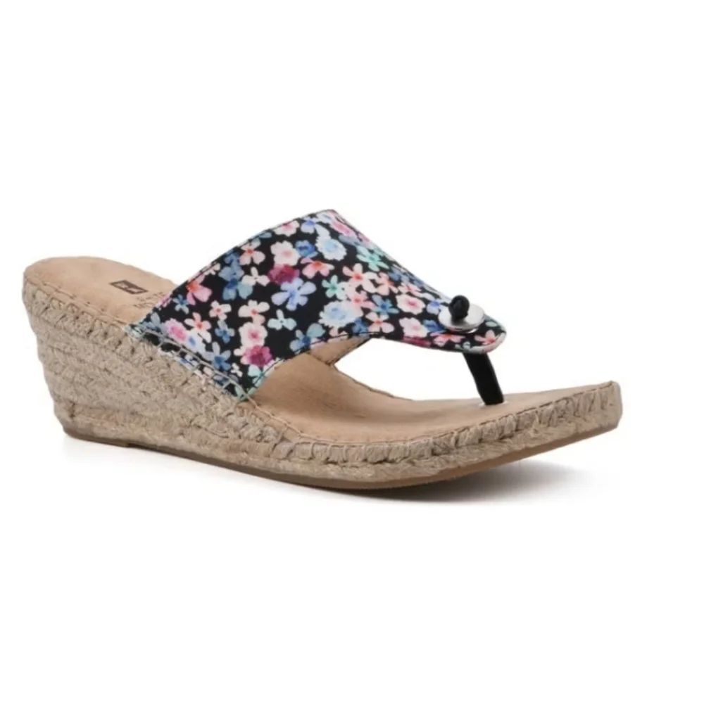 BRAND NEW WHITE MOUNTAIN BEACHBALL DRESSY WEDGE SANDAL by Roamans